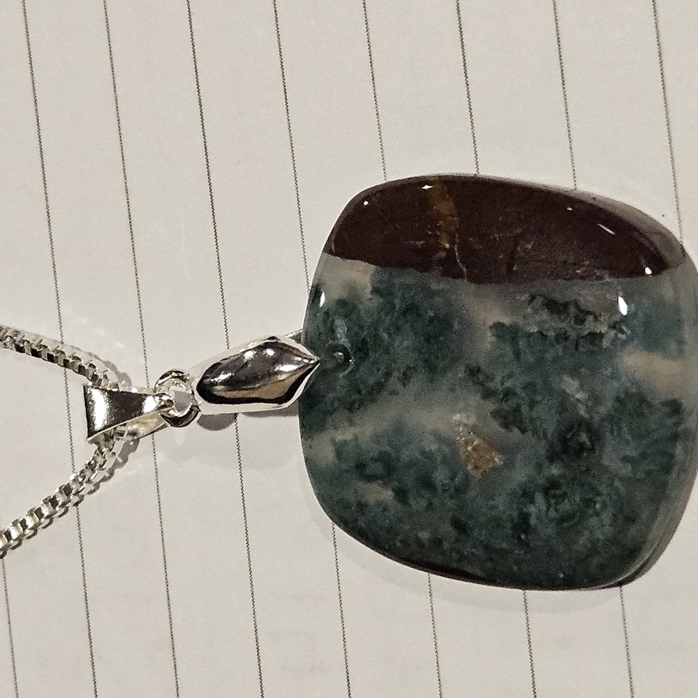 Elegant Green and Brown Moss Agate Pendant Necklace